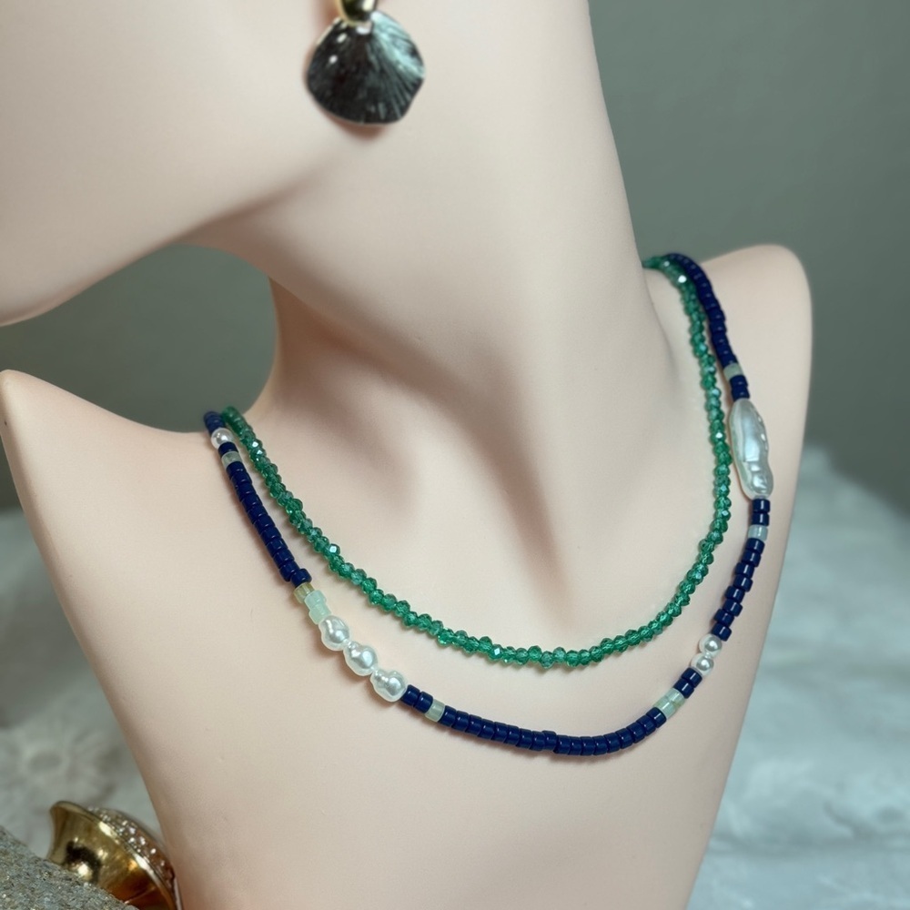 Classic Design Blue and Green, and Pearl Beaded Necklace - Picture 3 of 4